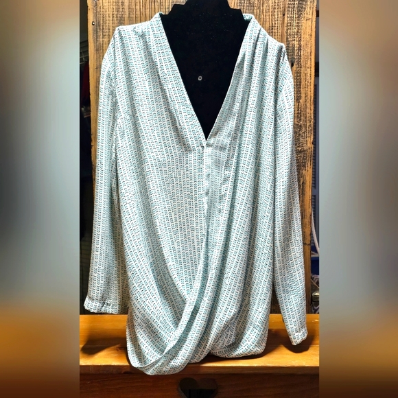 Ann Taylor Loft Faux Wrap Top - Picture 1 of 6